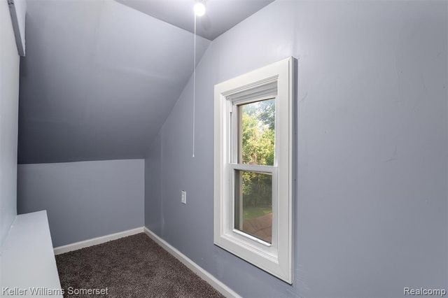 18335 E 11 Mile Road, Roseville, MI 48066