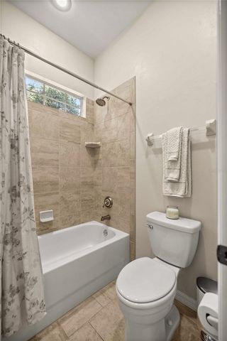 8551 SW 26TH LANE, Gainesville, FL 32608