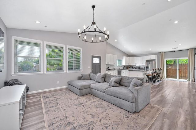 403 Niles Ave, Roseville, CA 95678