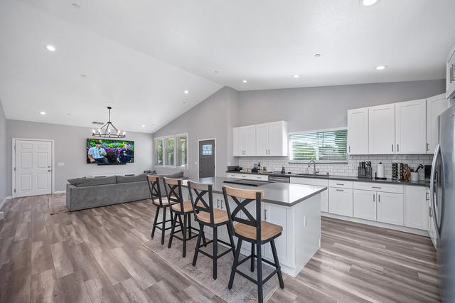 403 Niles Ave, Roseville, CA 95678
