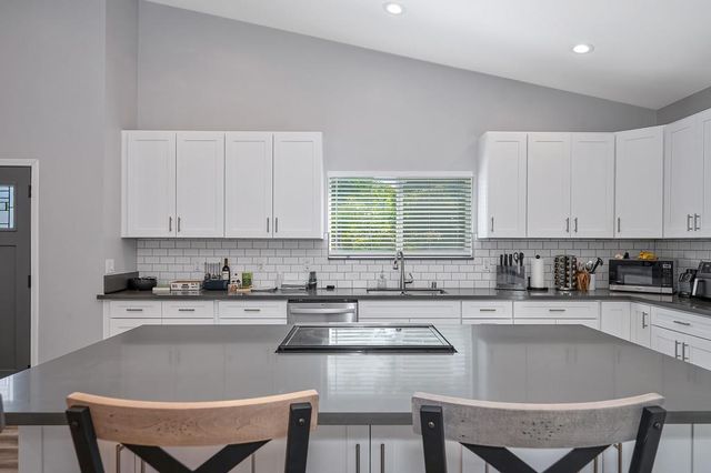 403 Niles Ave, Roseville, CA 95678