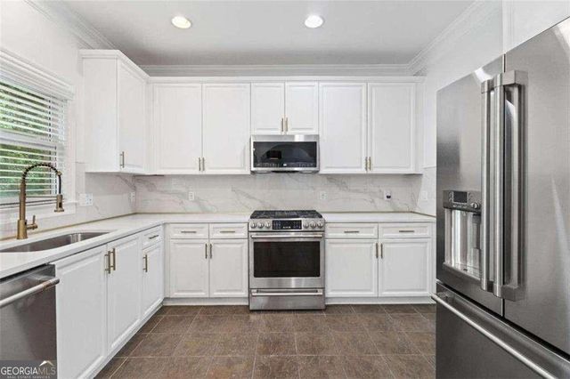 1711 Summit Glen Lane, Atlanta, GA 30329