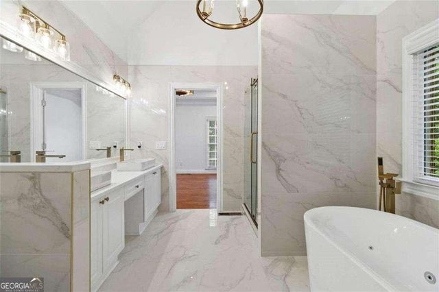 1711 Summit Glen Lane, Atlanta, GA 30329