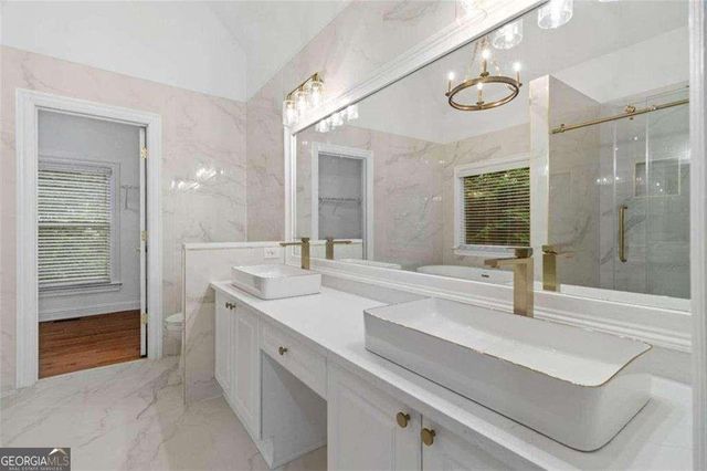 1711 Summit Glen Lane, Atlanta, GA 30329