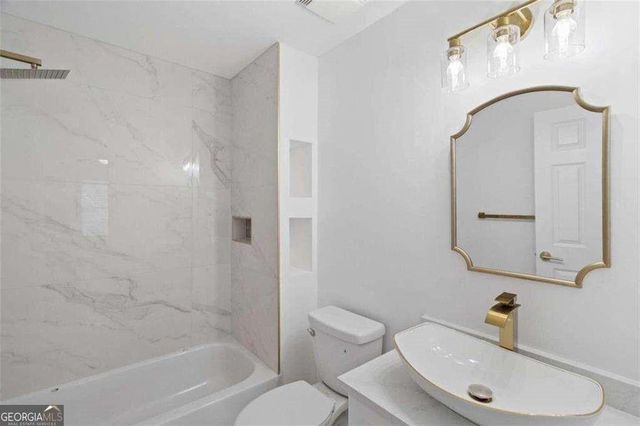 1711 Summit Glen Lane, Atlanta, GA 30329