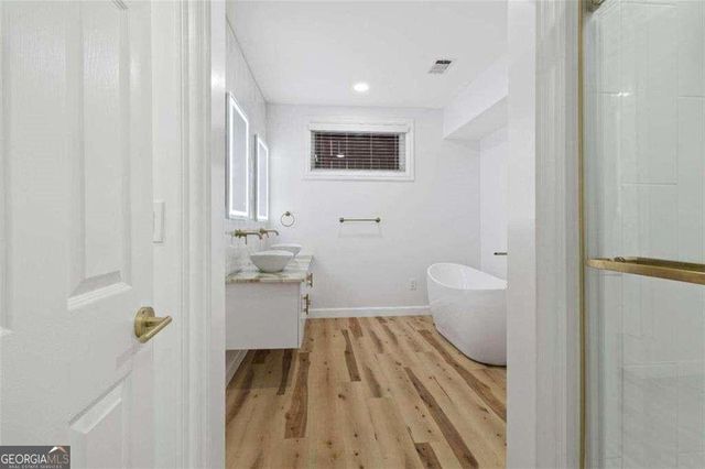 1711 Summit Glen Lane, Atlanta, GA 30329