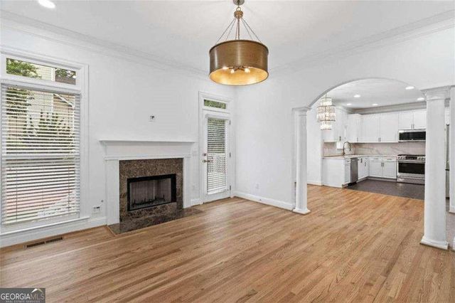 1711 Summit Glen Lane, Atlanta, GA 30329