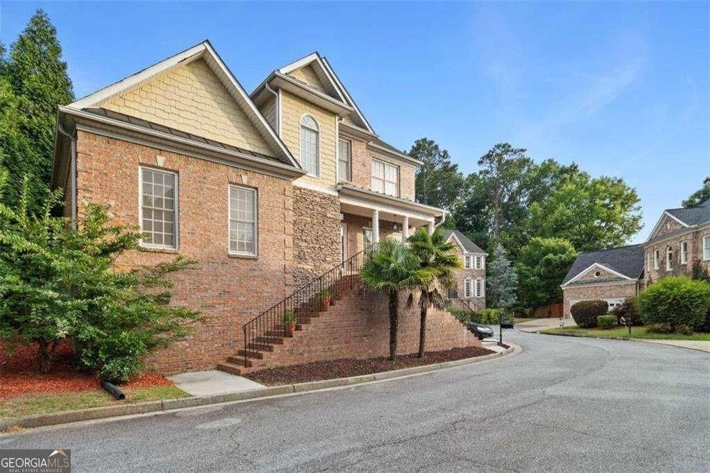 1711 Summit Glen Lane, Atlanta, GA 30329