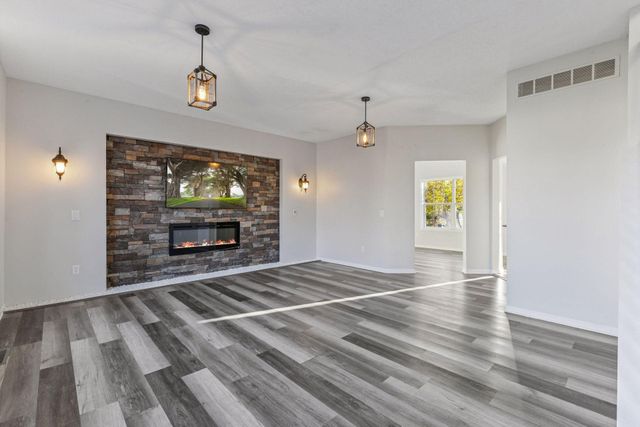 1965 Fountain Lane, Waconia, MN 55387