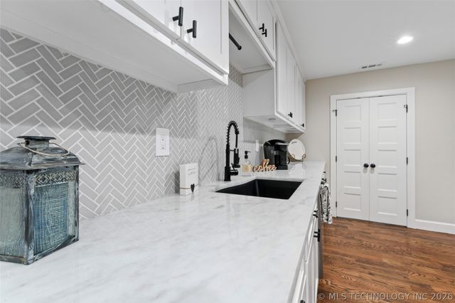 2448 E 56th Place, Tulsa, OK 74105