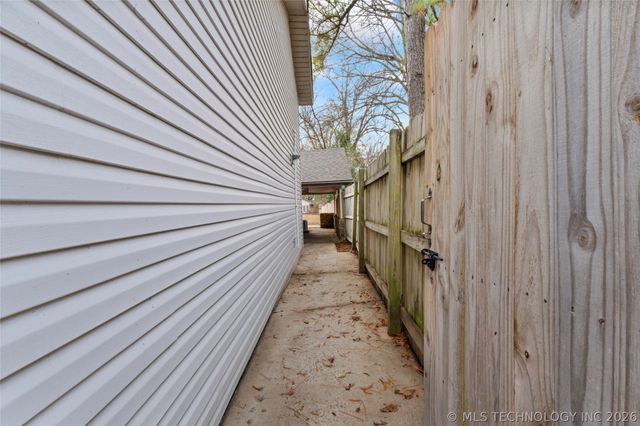 2448 E 56th Place, Tulsa, OK 74105