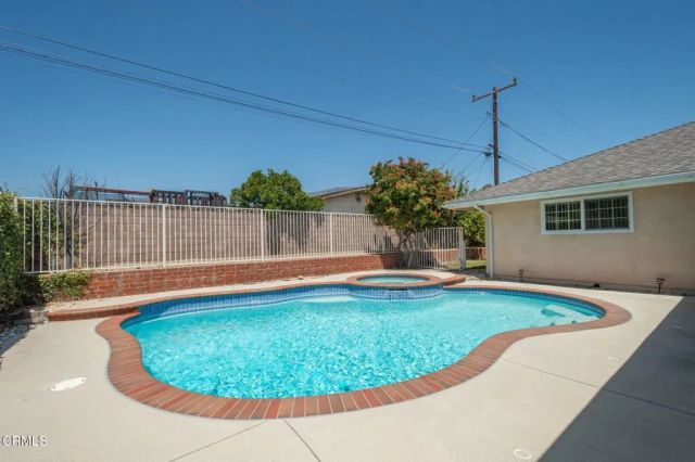 1227 Maple Street, Santa Paula, CA 93060