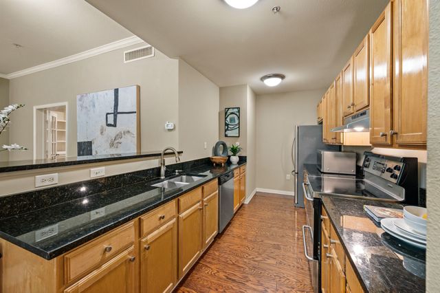 2305 Worthington Street 328, Dallas, TX 75204