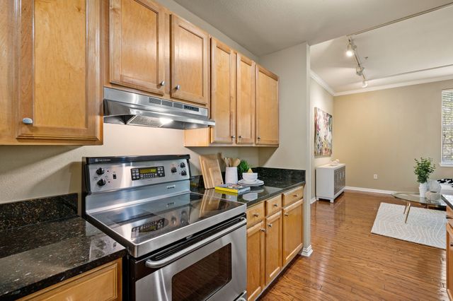 2305 Worthington Street 328, Dallas, TX 75204