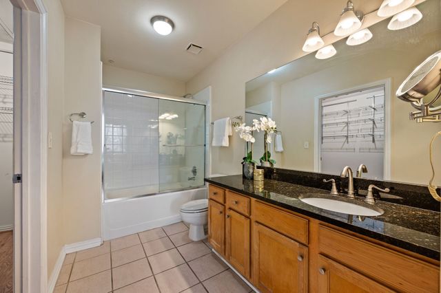 2305 Worthington Street 328, Dallas, TX 75204