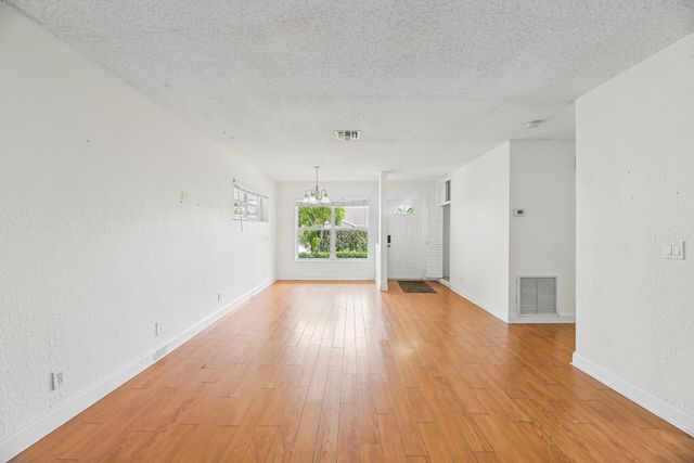 522 HERON Drive, Delray Beach, FL 33444