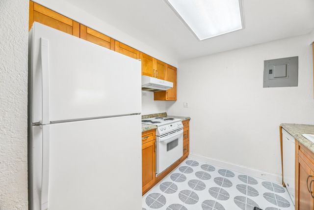 522 HERON Drive, Delray Beach, FL 33444