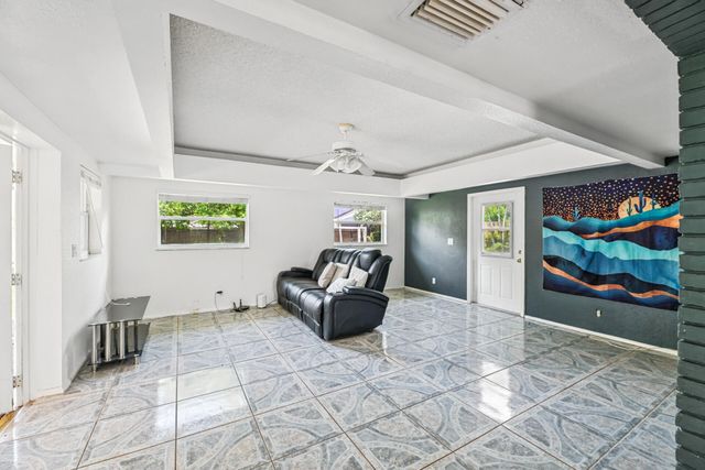 522 HERON Drive, Delray Beach, FL 33444