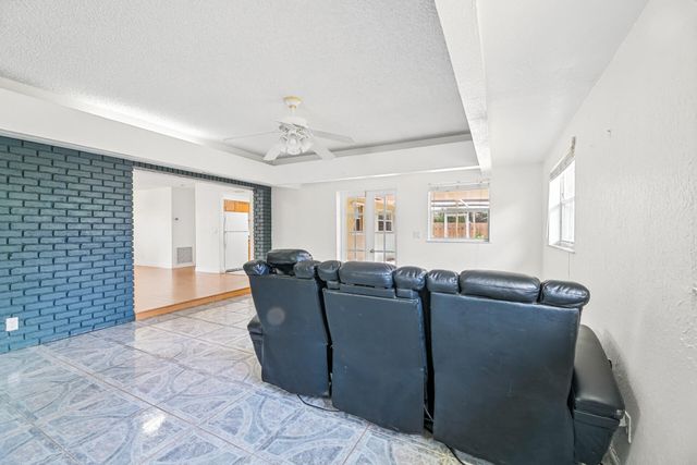 522 HERON Drive, Delray Beach, FL 33444