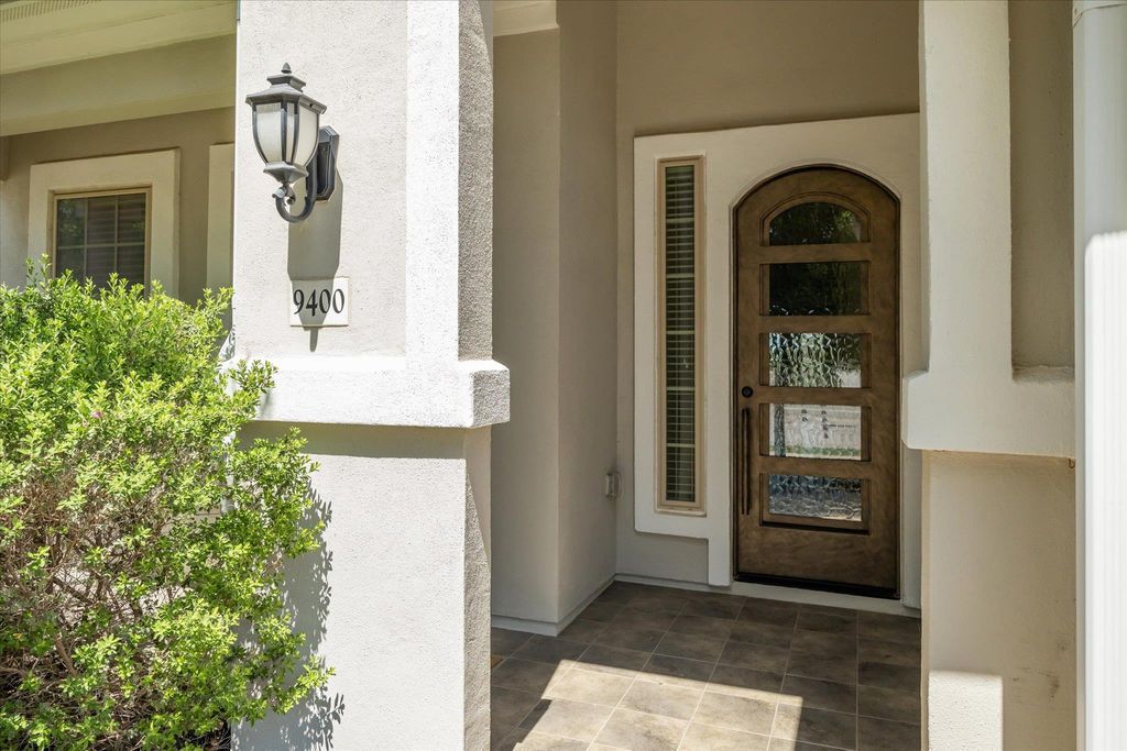 9400 Bayshore BND, Austin, TX 78726