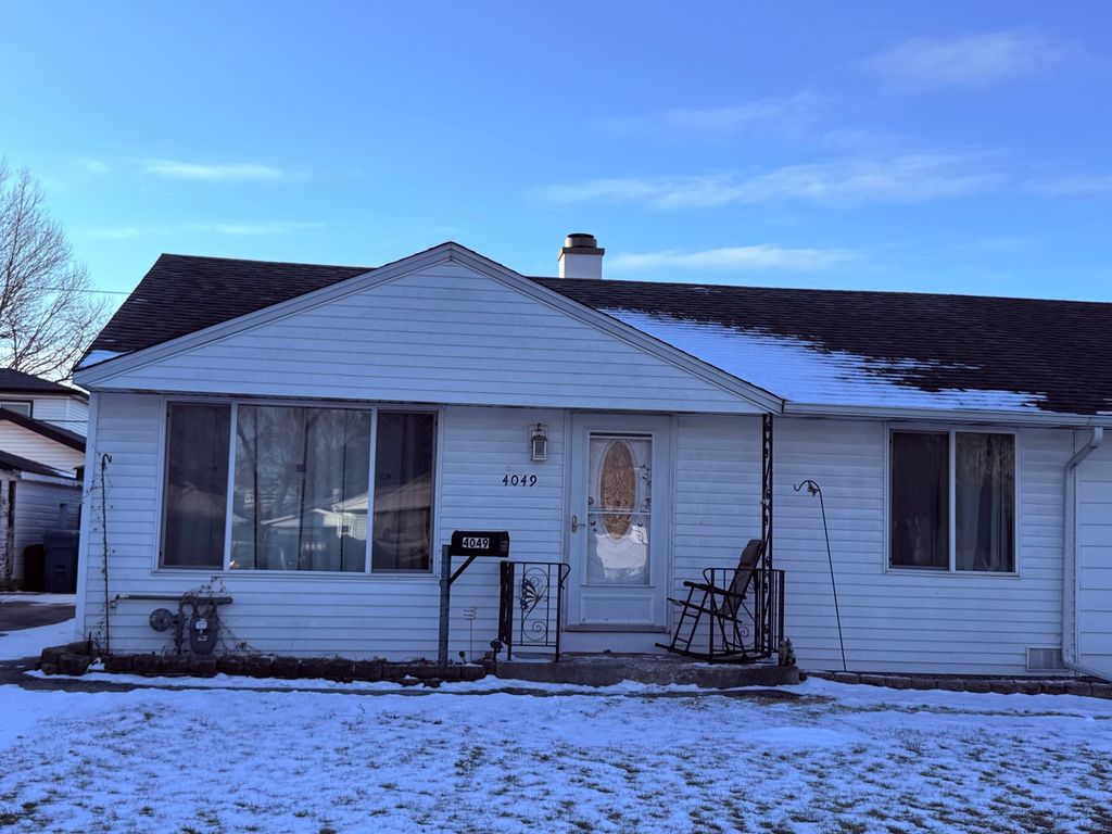 4049 W 89th Place 4049, Hometown, IL 60456