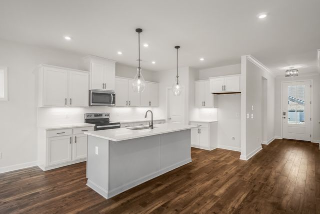 1924 Hildebrand Lane, Columbia, TN 38401