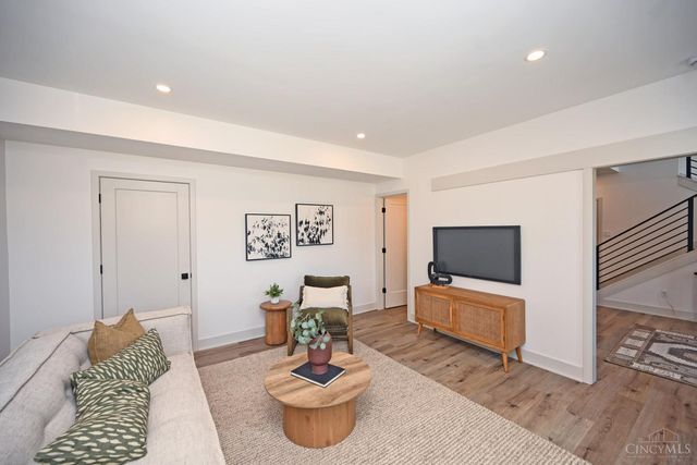 3053 Wasson Road, Cincinnati, OH 45209