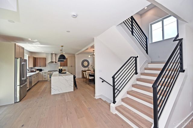 3053 Wasson Road, Cincinnati, OH 45209
