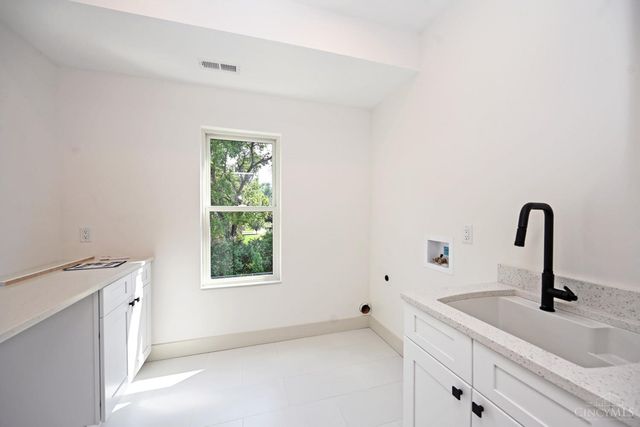 3053 Wasson Road, Cincinnati, OH 45209
