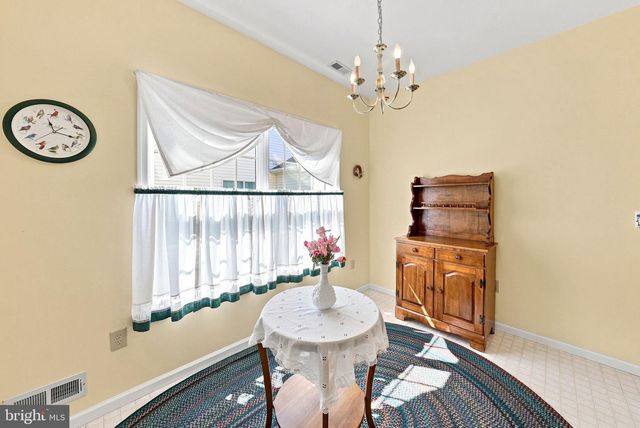 218 WAGON WHEEL LN, Columbus, NJ 08022
