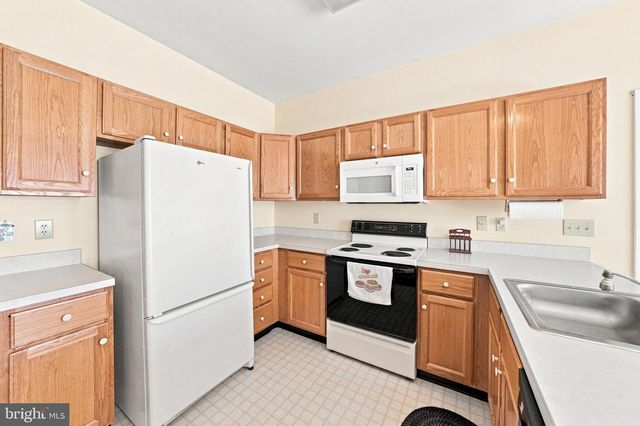 218 WAGON WHEEL LN, Columbus, NJ 08022