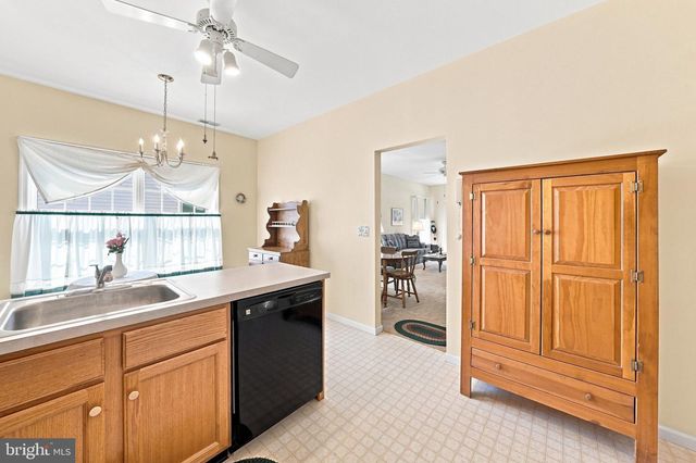 218 WAGON WHEEL LN, Columbus, NJ 08022