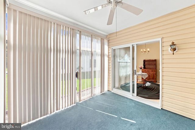 218 WAGON WHEEL LN, Columbus, NJ 08022