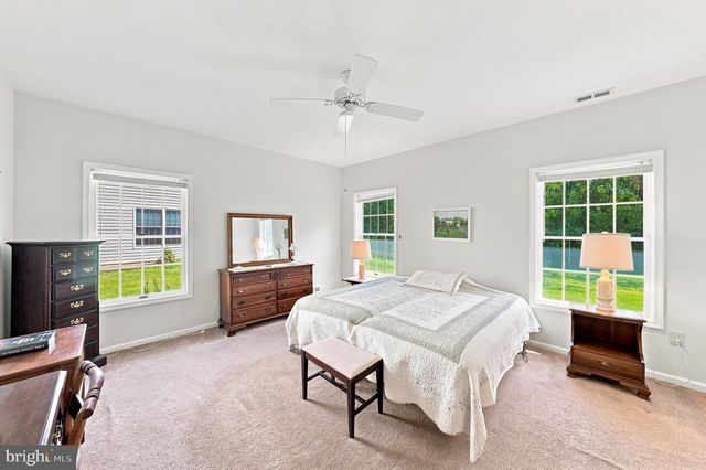 218 WAGON WHEEL LN, Columbus, NJ 08022