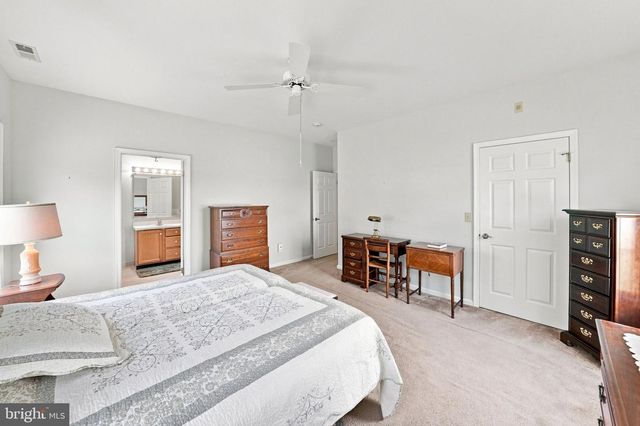 218 WAGON WHEEL LN, Columbus, NJ 08022