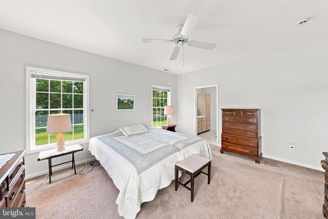 218 WAGON WHEEL LN, Columbus, NJ 08022