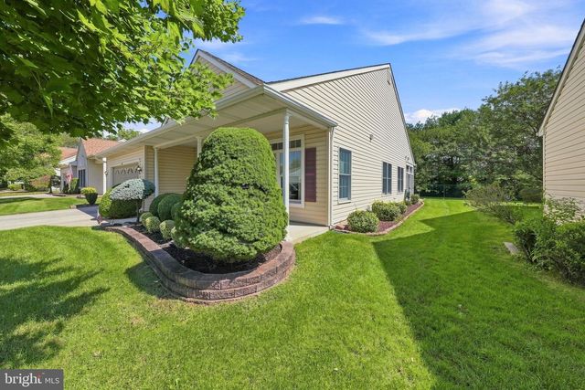 218 WAGON WHEEL LN, Columbus, NJ 08022