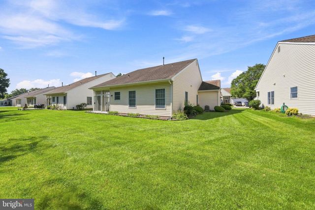 218 WAGON WHEEL LN, Columbus, NJ 08022