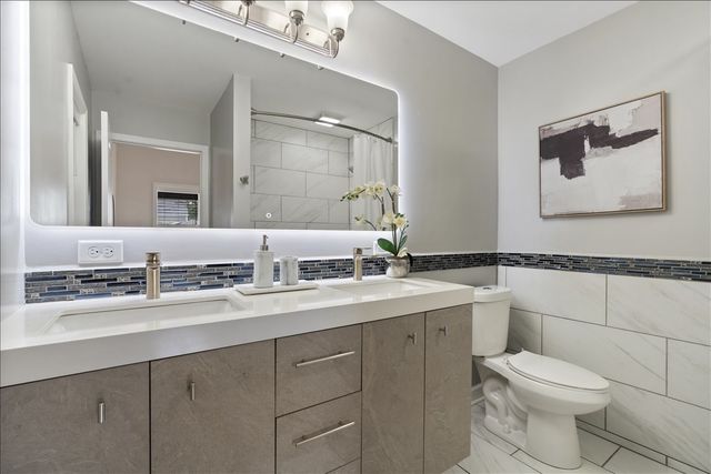 3439 N Paulina Street, Chicago, IL 60657