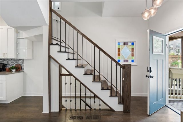 3439 N Paulina Street, Chicago, IL 60657