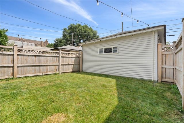 3439 N Paulina Street, Chicago, IL 60657