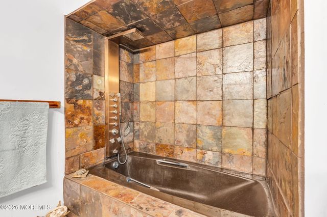 210 Church Street, Belford, NJ 07718
