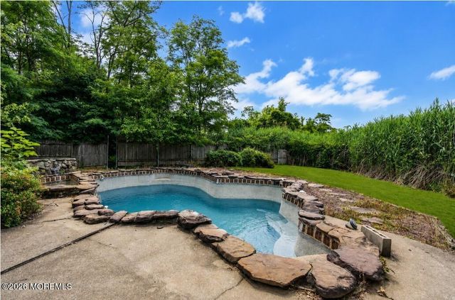 210 Church Street, Belford, NJ 07718