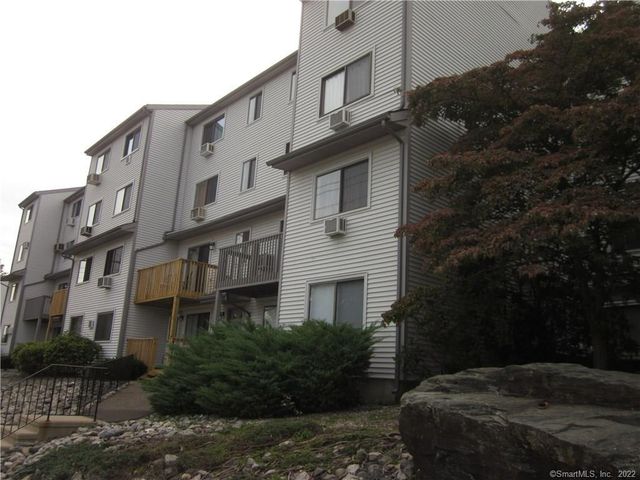 330 Savin Avenue 18, West Haven, CT 06516