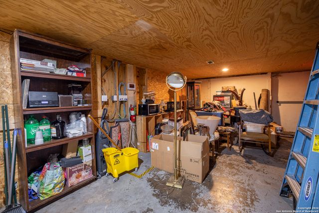 112 E COURT ST, Seguin, TX 78155