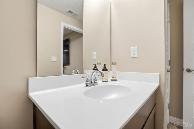 3226 Church Street, Newtown, OH 45244