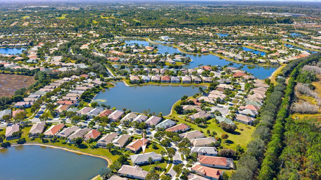 2737 Clipper Circle, West Palm Beach, FL 33411