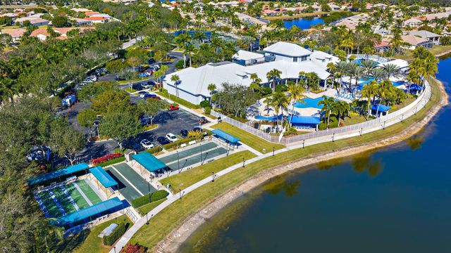 2737 Clipper Circle, West Palm Beach, FL 33411