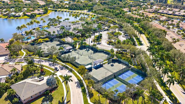 2737 Clipper Circle, West Palm Beach, FL 33411