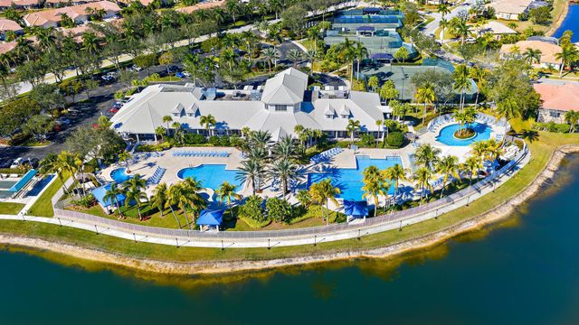 2737 Clipper Circle, West Palm Beach, FL 33411